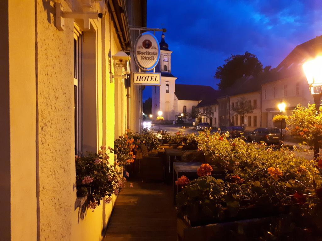 Hotel Krone Lindow Exterior foto