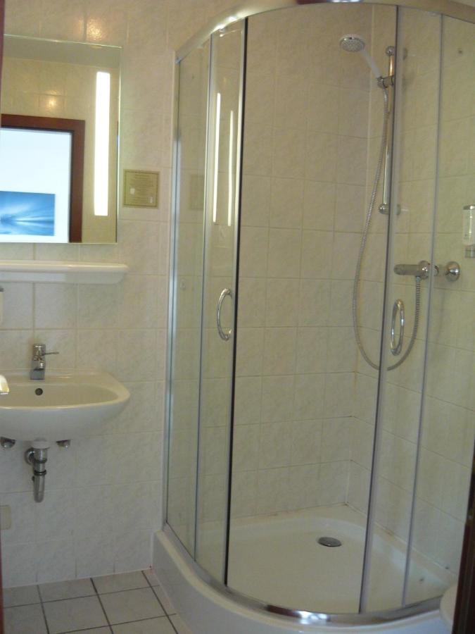 Hotel Krone Lindow Quarto foto